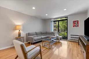 3900 N Pine Grove Ave, Chicago, IL 60613 - Photo 14