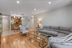 3900 N Pine Grove Ave, Chicago, IL 60613 - Photo 16