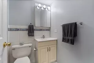 3900 N Pine Grove Ave, Chicago, IL 60613 - Photo 24