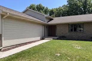 1503 Featherstone Rd, Rockford, IL 61107 - Photo 12