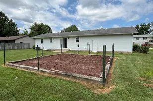 222 Northwood Ln, Salem, IL 62881 - Photo 16