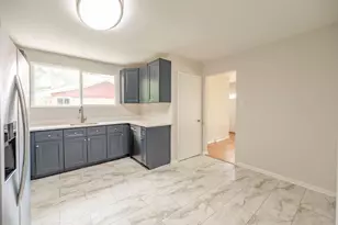 365 Serena Dr, Chicago Heights, IL 60411 - Photo 4