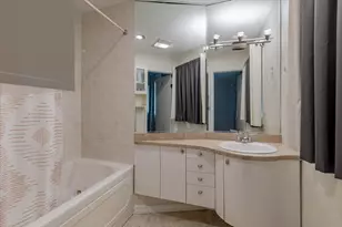 1313 Landwehr Rd, Northbrook, IL 60062 - Photo 24