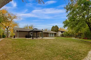 1313 Landwehr Rd, Northbrook, IL 60062 - Photo 4