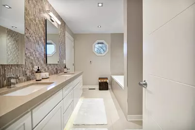 1060 Judy Drive, Elk Grove Village, IL 60007 - Photo 14