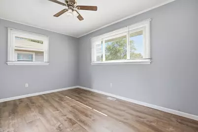 412 S Thornwood Drive, Lindenhurst, IL 60046 - Photo 10