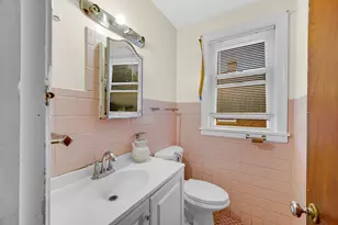 4940 Estes Ave, Skokie, IL 60077 - Photo 10