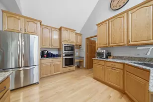 26165 N Greenbriar Ct, Lake Barrington, IL 60084 - Photo 24