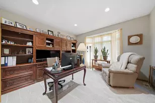 26165 N Greenbriar Ct, Lake Barrington, IL 60084 - Photo 4