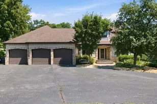 26165 N Greenbriar Ct, Lake Barrington, IL 60084 - Photo 8