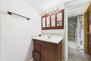 9828 W South Ave, Schiller Park, IL 60176 - Photo 14
