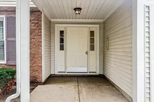 657 Thorntree Ct, Bartlett, IL 60103 - Photo 2