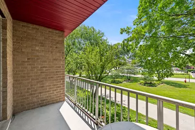 945 E Kenilworth Avenue #219, Palatine, IL 60074 - Photo 8