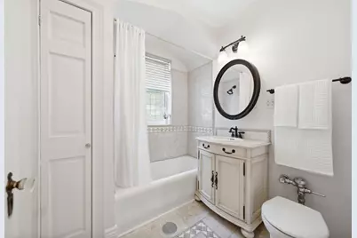 6751 N Artesian Avenue #1C, Chicago, IL 60645 - Photo 12
