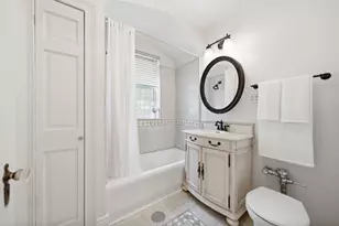 6751 N Artesian Ave, Chicago, IL 60645 - Photo 12