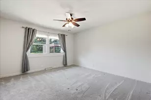 6 Meadowood Dr, Oak Brook, IL 60523 - Photo 8