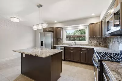 6 Meadowood Drive, Oak Brook, IL 60523 - Photo 2