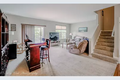 4062 Pompton Avenue, Elgin, IL 60124 - Photo 14