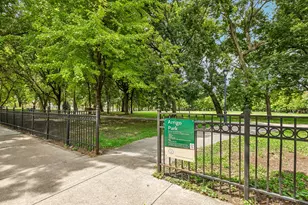 1320 W Grenshaw St, Chicago, IL 60607 - Photo 42