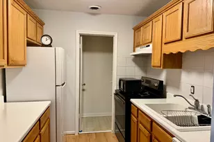5721 W 103rd St, Oak Lawn, IL 60453 - Photo 8