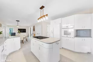 320 Ambria Dr, Mundelein, IL 60060 - Photo 8