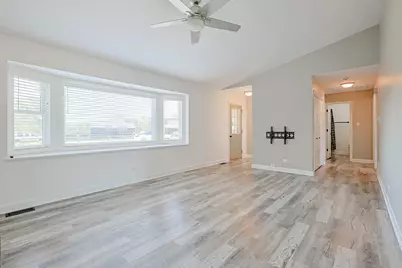 6805 Johnsburg Road, Spring Grove, IL 60081 - Photo 4