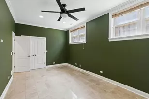 7246 N Oakley Ave, Chicago, IL 60645 - Photo 16