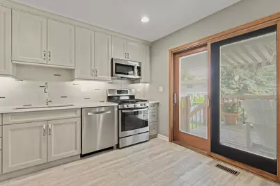 1826 W Catalpa Lane, Mount Prospect, IL 60056 - Photo 12