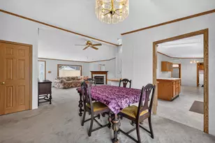 814 S 11th St, Dekalb, IL 60115 - Photo 18
