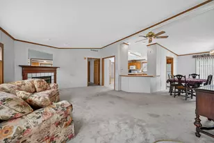 814 S 11th St, Dekalb, IL 60115 - Photo 8
