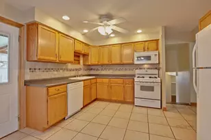648 N Greenview Ave, Mundelein, IL 60060 - Photo 12