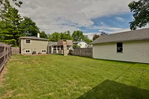 648 N Greenview Ave, Mundelein, IL 60060 - Photo 36