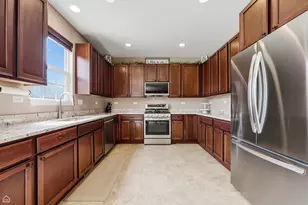 218 Woodford Rd, Oswego, IL 60543 - Photo 6