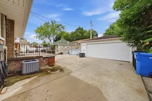 6154 W Wrightwood Ave, Chicago, IL 60639 - Photo 32