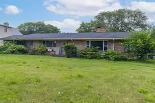 2808 E State St, Rockford, IL 61108 - Photo 2