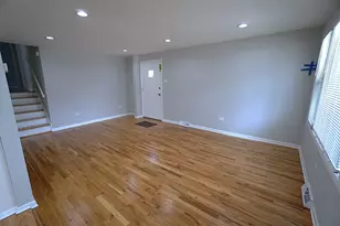 10508 S Bensley Ave, Chicago, IL 60617 - Photo 2