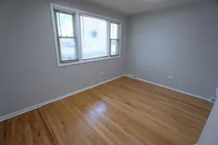10508 S Bensley Ave, Chicago, IL 60617 - Photo 4