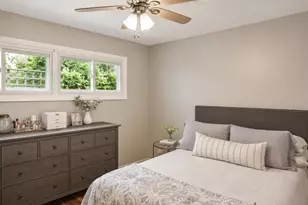 10N949 Hawthorne Street N, Elgin, IL 60123 - Photo 10