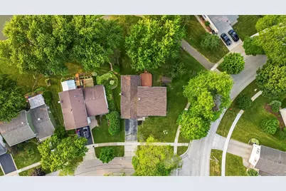 1080 Dresden Drive, Hoffman Estates, IL 60192 - Photo 2
