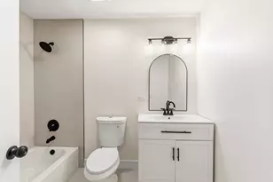 1080 Dresden Dr, Hoffman Estates, IL 60192 - Photo 20