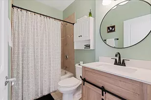 2146 N Lawndale Ave, Chicago, IL 60647 - Photo 10