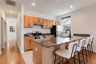 2146 N Lawndale Ave, Chicago, IL 60647 - Photo 6