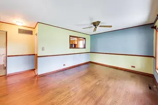 219 N William St, Mount Prospect, IL 60056 - Photo 6
