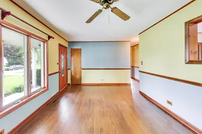 219 N William Street, Mount Prospect, IL 60056 - Photo 8