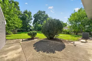 529 E Park Blvd, Villa Park, IL 60181 - Photo 34
