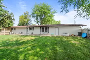 216 Linder Ln, Rochelle, IL 61068 - Photo 32