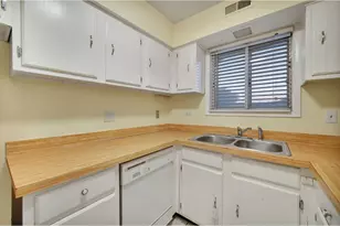 13911 James Dr, Crestwood, IL 60418 - Photo 10