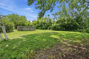 729 Surrey Dr, Streamwood, IL 60107 - Photo 34