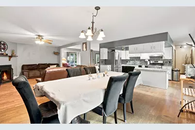 729 Surrey Drive, Streamwood, IL 60107 - Photo 12