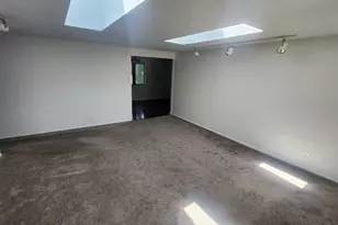 808 S Cedarcrest Dr, Schaumburg, IL 60193 - Photo 2